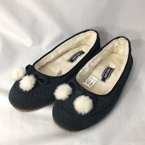 Lands End Womens Navy Lined Pom Pom Slippers Size 6 Like-NEW Condition